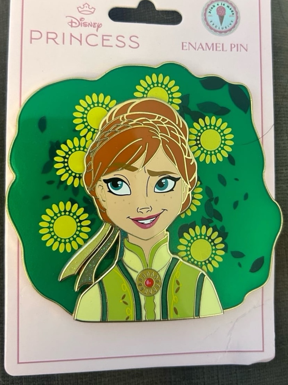 Disney frozen fever Anna jumbo fantasy pin
